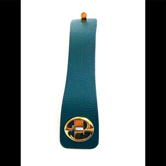 Gucci Cuff Leather Bracelet - Picture 7 of 9